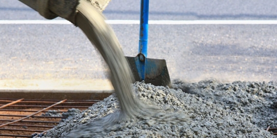 Beton Pompası Nedir? İnşaat Sahasında Nasıl Çalışır?