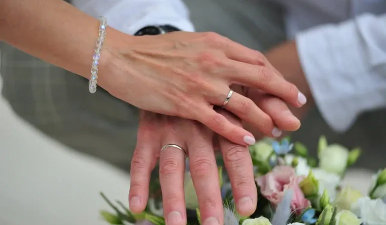 Rüyada Gümüş Yüzük Takmak Ne Anlama Gelirr