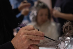 Kuaförde folyo ile röfle yapılan saç
